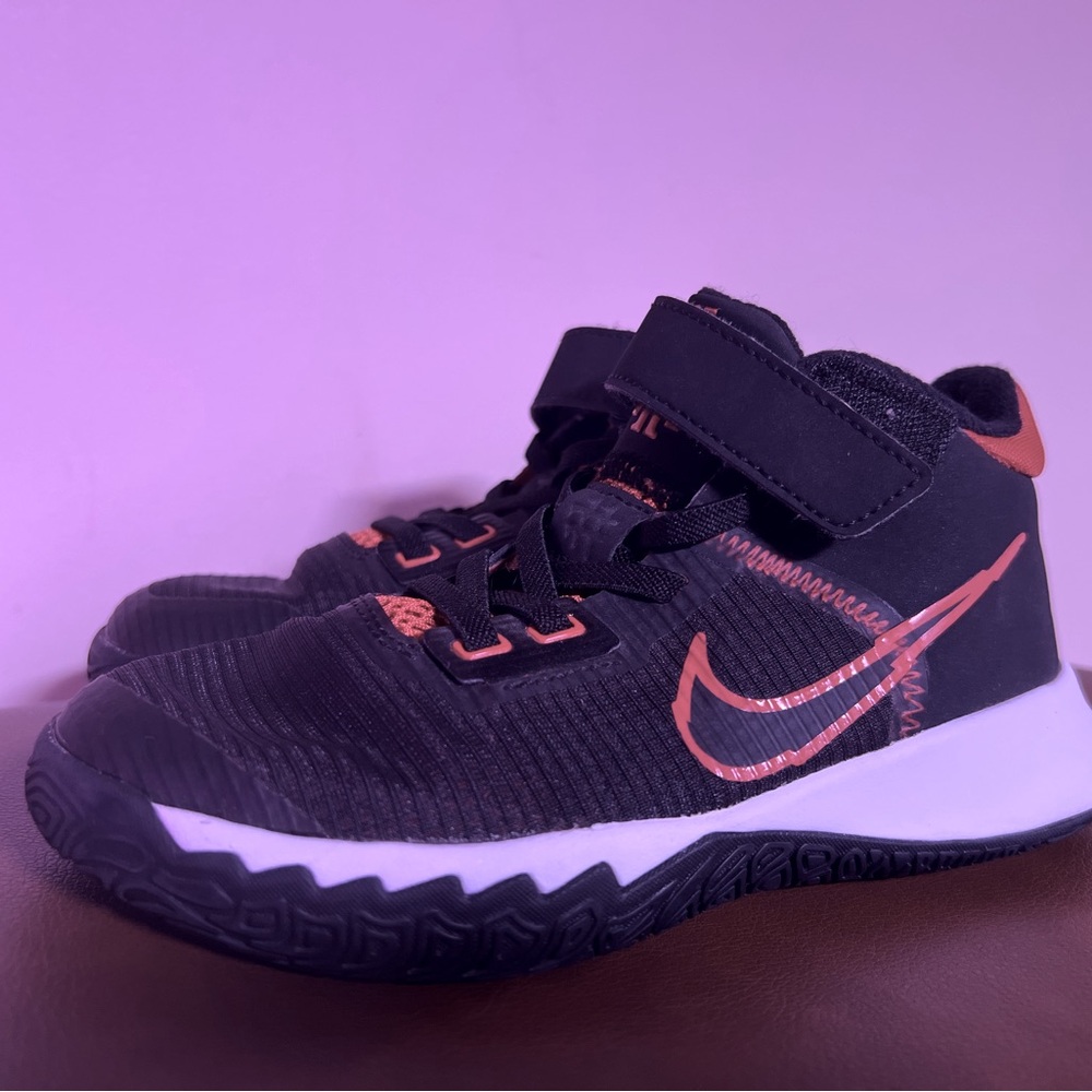 Nike Kyrie Flytrap 4 PS 'Bred' - Size 12C